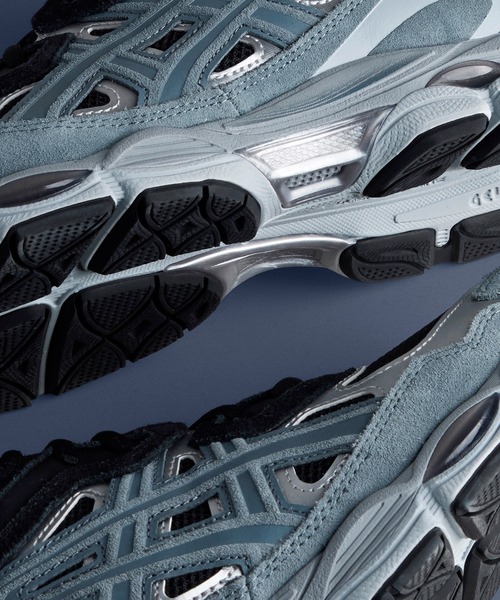ASICS（アシックス）の「GEL-NYC（スニーカー・レディース・ブラック×グレー・25.5/28.5/24/28/26.5/27.5/29.5/26/24.5/29/25/27/23.5/23）」の4枚目の写真
