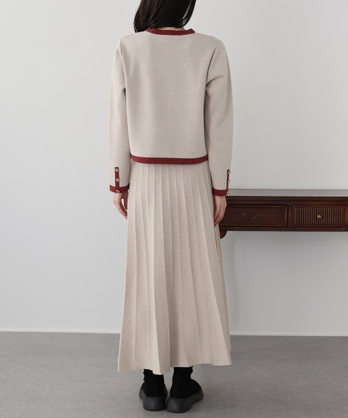 ブルーイースト（BLUEEAST）/配色ニット＆プリーツスカート セール】《新色追加》配色ニットプルオーバー＆プリーツスカート