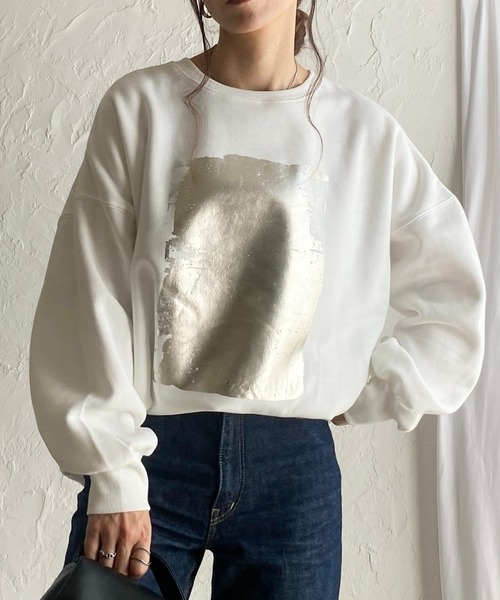 She's Closet(シーズクローゼット)の「オーバーサイズ長袖メタリック箔プリント裏起毛スウェット(スウェット・レディース・オフホワイト/スミクロ・FREE)」の1枚目の写真