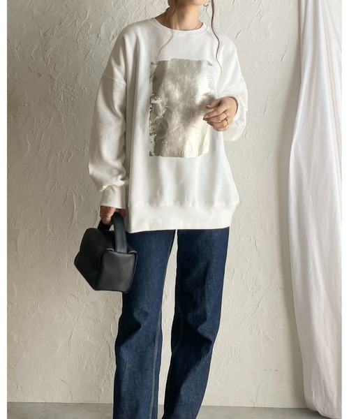 She's Closet(シーズクローゼット)の「オーバーサイズ長袖メタリック箔プリント裏起毛スウェット(スウェット・レディース・オフホワイト/スミクロ・FREE)」の8枚目の写真