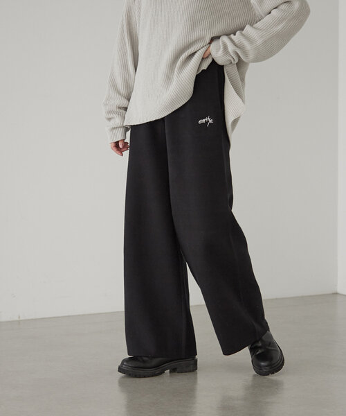 earthy（アーシー）の「スウェットライクニットイージーパンツ（その他