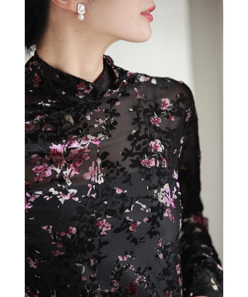 cawaii（カワイイ）の「（黒）輝くような花柄浮かぶもっちり伸びるシアーカットソートップス（Tシャツ/カットソー・レディース・ブラック・FREE）」の10枚目の写真