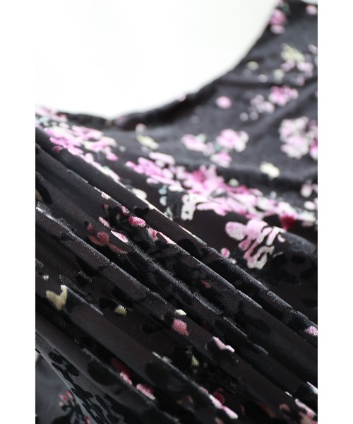 cawaii（カワイイ）の「（黒）輝くような花柄浮かぶもっちり伸びるシアーカットソートップス（Tシャツ/カットソー・レディース・ブラック・FREE）」の18枚目の写真