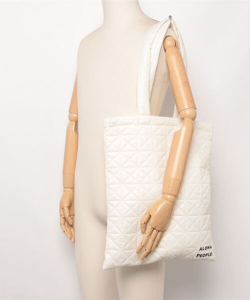 ROOPTOKYO(ループトウキョウ)の「ALOHA PEOPLE/アロハピープル キルティングトートバック(トートバッグ・レディース・ホワイト・FREE)」の13枚目の写真