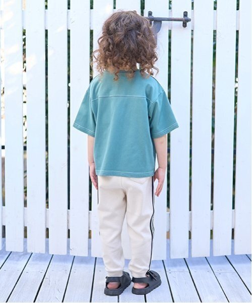 b・ROOM（ビールーム）の「【ともパン】サイドラインテーパードパンツ（その他パンツ・キッズ・ブルー/グレイッシュベージュ/チャコール/ネイビー/シルバーグレー/モスグリーン/ライトカーキ/ブラック/ライトベージュ・140cm/120cm/110cm/100cm/130cm）」の19枚目の写真