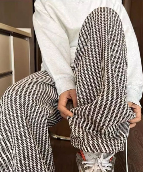 link lot(リンクロット)の「ルーズシルエットストライプパンツ(その他パンツ・メンズ・ブラック/ブラウン・L/M)」の3枚目の写真