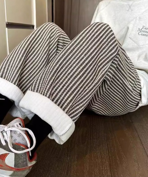 link lot(リンクロット)の「ルーズシルエットストライプパンツ(その他パンツ・メンズ・ブラック/ブラウン・L/M)」の4枚目の写真