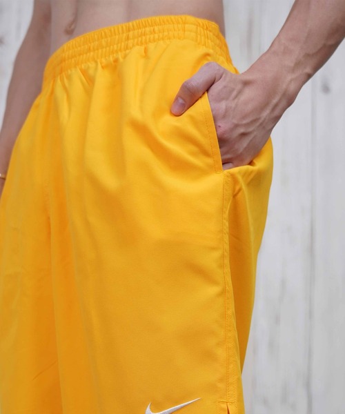 NIKE(ナイキ)の「NIKE/ナイキ 水着/水陸両用/ユーティリティー ヒーロースタイル9ボレーショーツ ショーツ NESSF558(水着・メンズ・ネイビー/ベージュ/ブラック/パープル/ブルーグリーン/スモークグレー/ピンク/ダークオリーブ/イエロー・S/M/L/2XL/XL)」の14枚目の写真