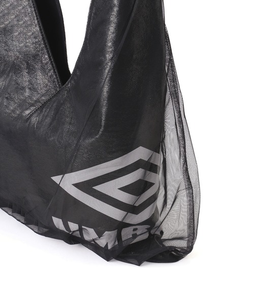 UMBRO(アンブロ)の「<ROSE BUD限定>トライアングルチュールバッグ(ショルダーバッグ・レディース・シルバー/ブラック・ONE SIZE)」の12枚目の写真