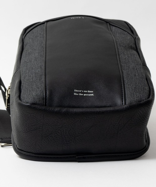 NAVY(ネイビー)の「NAVY ポリデニム合皮切替ボディバッグ(ボディバッグ/ウエストポーチ・メンズ・ブラック/ネイビー・フリー)」の5枚目の写真