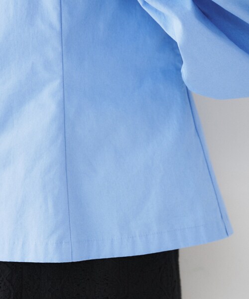 UNTITLED（アンタイトル）の「【体型カバー】タイプライター ボリュームスリーブシャツ（シャツ/ブラウス・レディース・オフホワイト/ライトブルー・44/04/03/48/02/01/00）」の18枚目の写真