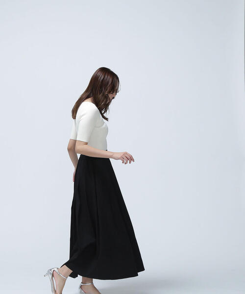 NATURAL BEAUTY BASIC（ナチュラルビューティーベーシック）の「◇タックプリーツフレアスカート（スカート・レディース・ブラック/ライトグリーン/オフホワイト・MEDIUM/P/S）」の4枚目の写真