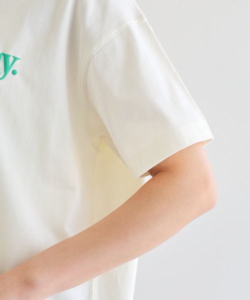 andme（アンドミー）の「立体ロゴプリント半袖Tシャツ（Tシャツ/カットソー・レディース・ネイビー/キナリ/ホワイト×レッド/ホワイト×グレー・S/M）」の16枚目の写真