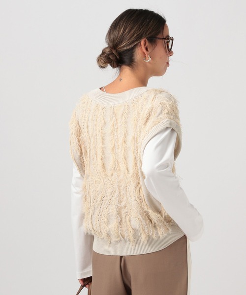 BAYFLOW（ベイフロー）の「フリンジVネックニットベスト（ベスト・レディース・グリーン/グレイッシュベージュ/チャコール・FREE）」の7枚目の写真