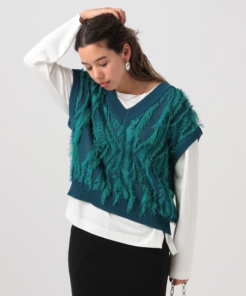 BAYFLOW（ベイフロー）の「フリンジVネックニットベスト（ベスト・レディース・グリーン/グレイッシュベージュ/チャコール・FREE）」の12枚目の写真