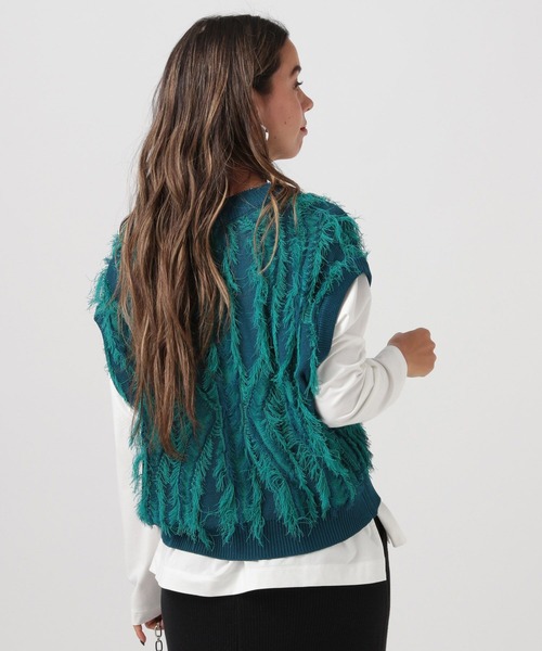 BAYFLOW（ベイフロー）の「フリンジVネックニットベスト（ベスト・レディース・グリーン/グレイッシュベージュ/チャコール・FREE）」の13枚目の写真