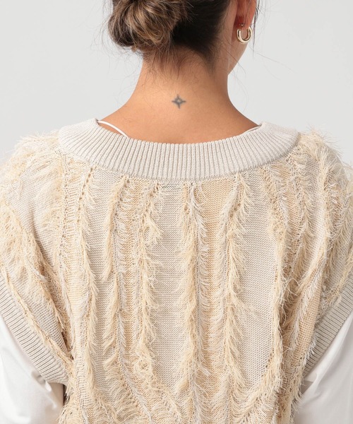 BAYFLOW（ベイフロー）の「フリンジVネックニットベスト（ベスト・レディース・グリーン/グレイッシュベージュ/チャコール・FREE）」の20枚目の写真