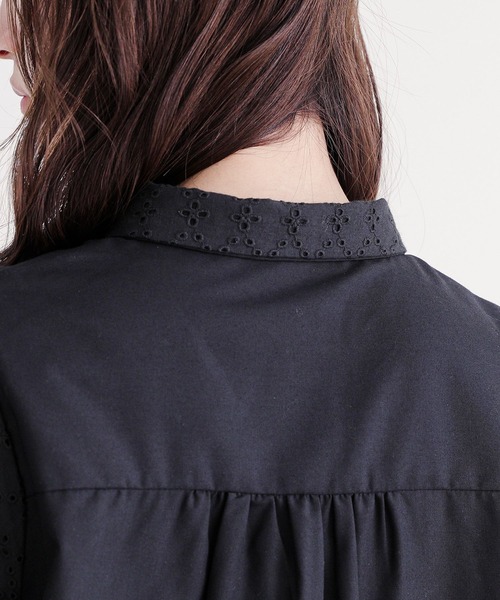 somari imagination（ソマリ イマジネーション）の「『コットンレースリボン付きブラウス』（シャツ/ブラウス・レディース・オフホワイト/ブラック・1/2）」の3枚目の写真