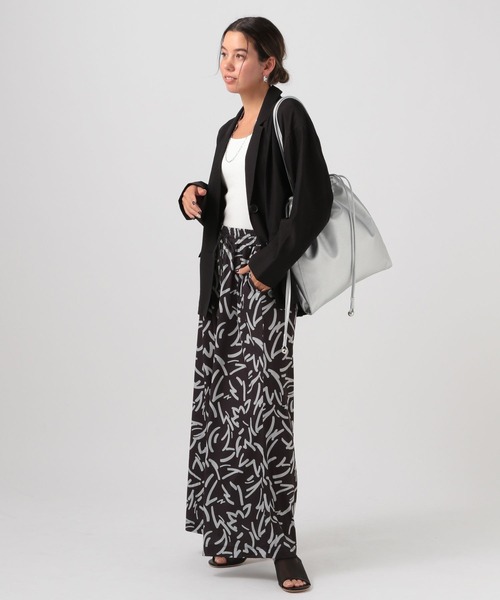 BAYFLOW（ベイフロー）の「[安定感のある履き心地]フレフィットメッシュミュール（サンダル・レディース・ブラック/シルバー・MEDIUM/LARGE）」の3枚目の写真