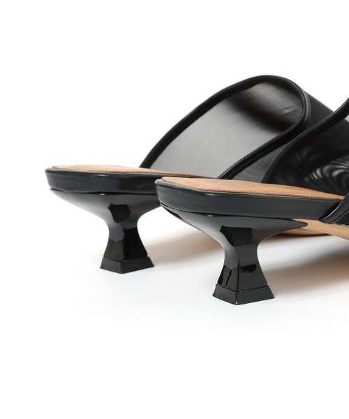 BAYFLOW（ベイフロー）の「[安定感のある履き心地]フレフィットメッシュミュール（サンダル・レディース・ブラック/シルバー・MEDIUM/LARGE）」の11枚目の写真