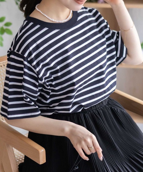 NAVY(ネイビー)の「【 綿100% 】nAvy ベーシックルーズTシャツ(Tシャツ/カットソー・レディース・オフホワイト/ネイビー系/レッド/アクア/ホワイト×ネイビー/チャコール・M/L)」の5枚目の写真