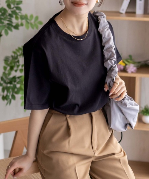 NAVY(ネイビー)の「【 綿100% 】nAvy ベーシックルーズTシャツ(Tシャツ/カットソー・レディース・オフホワイト/ネイビー系/レッド/アクア/ホワイト×ネイビー/チャコール・M/L)」の4枚目の写真