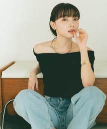スリーブレスオフショルダートップス