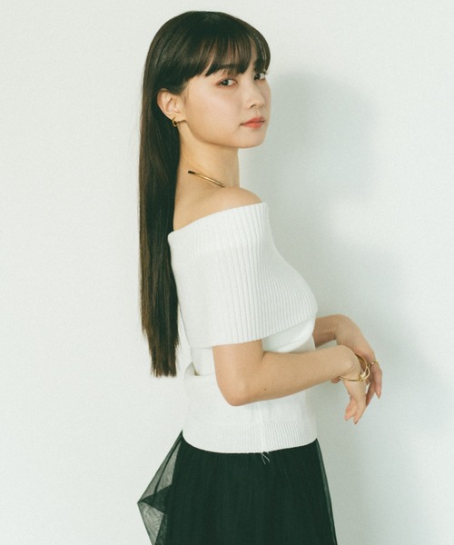 VANNIE U（ヴァニーユー）の「スリーブレスオフショルダートップス（ニット/セーター・レディース・ブラック/ホワイト/ブラウン/レッド・FREE）」の7枚目の写真
