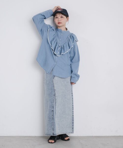 kivi(キヴィ)の「frills denim shirts(シャツ/ブラウス・レディース・ライトブルー/ダークブルー・FREE)」の10枚目の写真