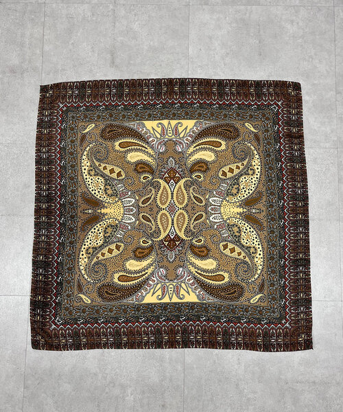 SHENERY（シーナリー）の「ペイズリースカーフ（バンダナ/スカーフ・レディース・グレー/ベージュ・FREE）」の5枚目の写真