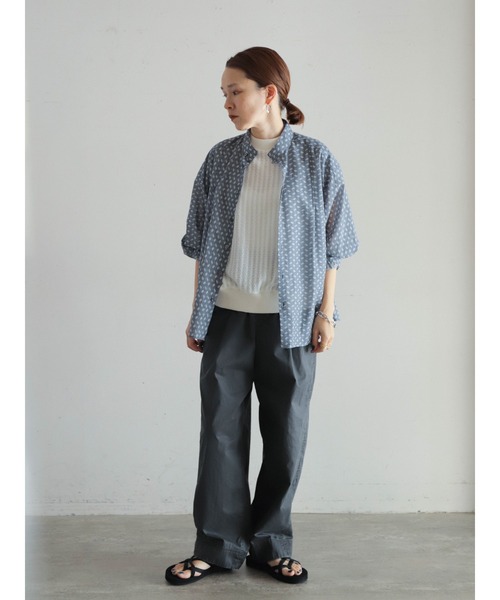 FIL DE FER（フィルデフェール）の「幾何リーフPT　スタンドネックブラウス（シャツ/ブラウス・レディース・グレー/ブラック・FREE）」の9枚目の写真