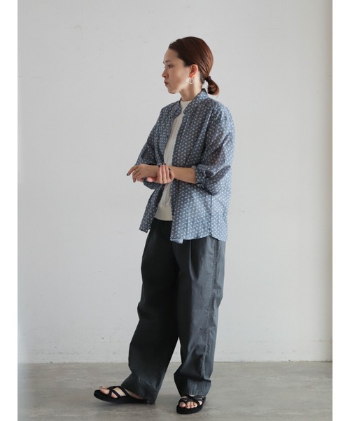 FIL DE FER（フィルデフェール）の「幾何リーフPT　スタンドネックブラウス（シャツ/ブラウス・レディース・グレー/ブラック・FREE）」の7枚目の写真