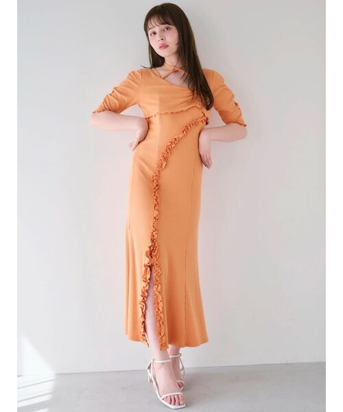 dazzlin(ダズリン)の「アシメレイヤードカットワンピース(ワンピース・レディース・アイボリー/オレンジ/チャコールグレー・MEDIUM/SMALL)」の5枚目の写真