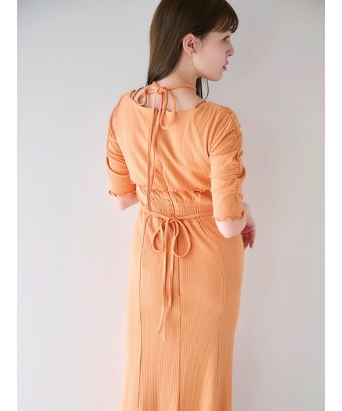 dazzlin(ダズリン)の「アシメレイヤードカットワンピース(ワンピース・レディース・アイボリー/オレンジ/チャコールグレー・MEDIUM/SMALL)」の7枚目の写真