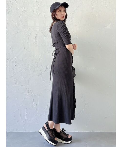 dazzlin(ダズリン)の「アシメレイヤードカットワンピース(ワンピース・レディース・アイボリー/オレンジ/チャコールグレー・MEDIUM/SMALL)」の19枚目の写真
