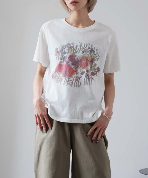 Girly Doll(ガーリードール)の「フラワープリントクルーネックTシャツ(Tシャツ/カットソー・レディース・ホワイト/グレー・F)」の7枚目の写真
