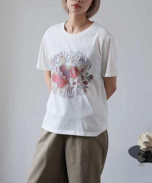 Girly Doll(ガーリードール)の「フラワープリントクルーネックTシャツ(Tシャツ/カットソー・レディース・ホワイト/グレー・F)」の11枚目の写真