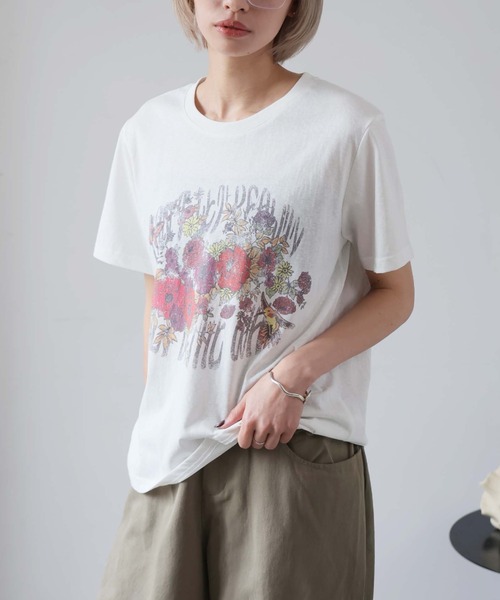 Girly Doll(ガーリードール)の「フラワープリントクルーネックTシャツ(Tシャツ/カットソー・レディース・ホワイト/グレー・F)」の12枚目の写真