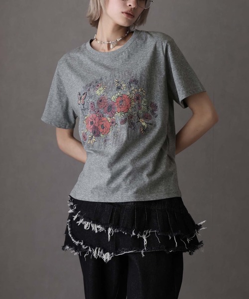 Girly Doll(ガーリードール)の「フラワープリントクルーネックTシャツ(Tシャツ/カットソー・レディース・ホワイト/グレー・F)」の14枚目の写真