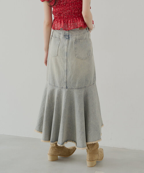 Chico（チコ）の「【2サイズ展開】裾フリンジタイトフレアデニムスカート（スカート・レディース・ブルー系その他/ブルー/ピンク系その他・FREE/MEDIUM）」の6枚目の写真