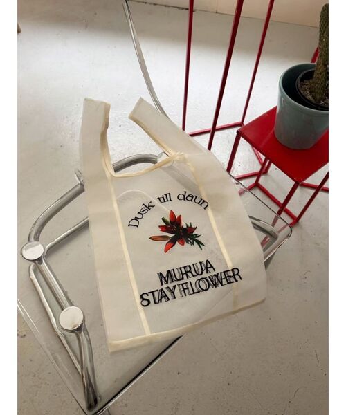 MURUA（ムルーア）の「【MURUA×STAYFLOWER】フラワーデザイントートBAG（ハンドバッグ・レディース・アイボリー・FREE）」の3枚目の写真