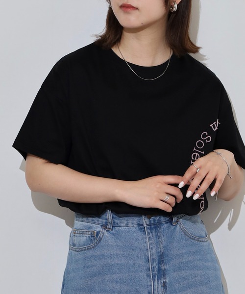 BRODIAEA(ブローディア)の「BRODIAEA 歯ブラシ加工サークルロゴ半袖Tシャツ(Tシャツ/カットソー・レディース・ブラウン/グリーン/パープル/ブラック・40)」の2枚目の写真