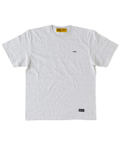 FAT（エフエイティー）の「SIGNETee（Tシャツ/カットソー・メンズ・ホワイト/チャコールグレー/ライトグレー・TITCH(M)/JUMBO(XXL)/FAT(XL)/SKINNY(L)）」の2枚目の写真