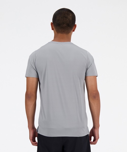NEW BALANCE(ニューバランス)の「Sport Essentials ランショートスリーブTシャツ(Tシャツ/カットソー・メンズ・ライトグレー・SMALL/MEDIUM/LARGE/X-LARGE)」の3枚目の写真
