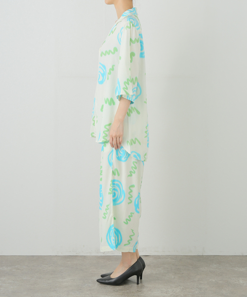 SUKU HOME(スクホーム)の「SUKU HOME CLASSIC DUNE NO.03:セットアップ(ルームウェア/パジャマ・レディース・ホワイト・MEDIUM)」の4枚目の写真