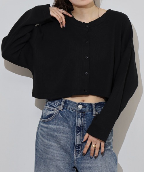 &soiree(アンドソワレ)の「&soiree ショート丈ワッフルカラーカーディガン(カーディガン/ボレロ・レディース・ブラック/オレンジ/パープル/グリーン・F)」の1枚目の写真