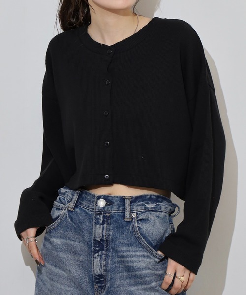 &soiree(アンドソワレ)の「&soiree ショート丈ワッフルカラーカーディガン(カーディガン/ボレロ・レディース・ブラック/オレンジ/パープル/グリーン・F)」の10枚目の写真