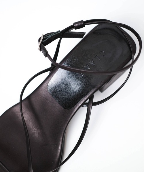 CLANE(クラネ)の「【PH1】【CLANE】LINE STRAP SANDAL 18115-8411(サンダル・レディース・ベージュ/ブラック・36/38)」の8枚目の写真