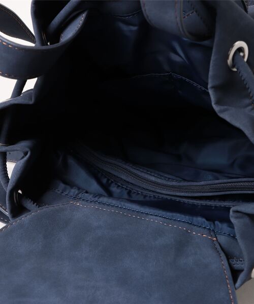 Desigual（デシグアル）の「ミディアムサイズのデニム巾着型コンバーチブルバックパック（バックパック/リュック・レディース・ブルー・FREE）」の10枚目の写真