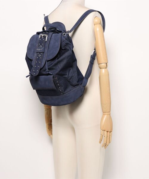 Desigual（デシグアル）の「ミディアムサイズのデニム巾着型コンバーチブルバックパック（バックパック/リュック・レディース・ブルー・FREE）」の11枚目の写真